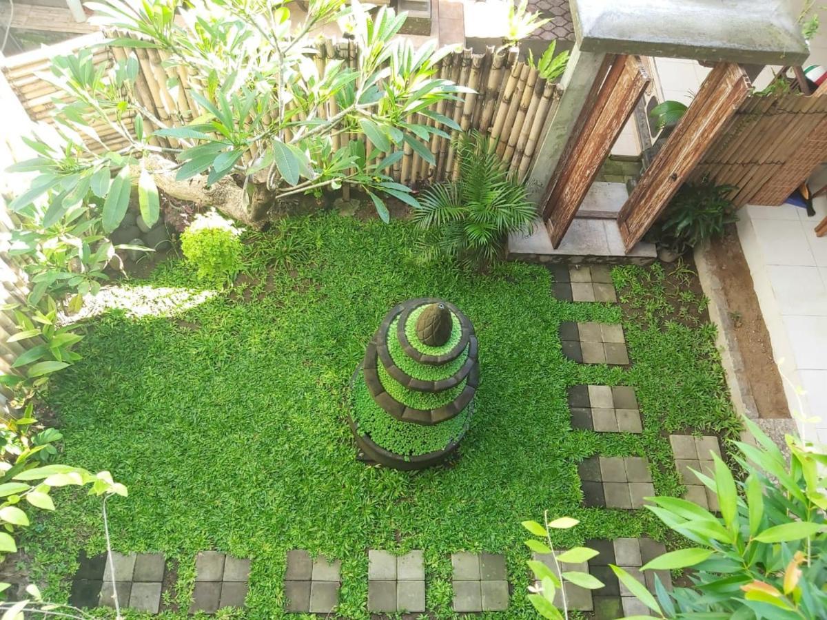 Genta House Hotel Kuta Lombok Buitenkant foto