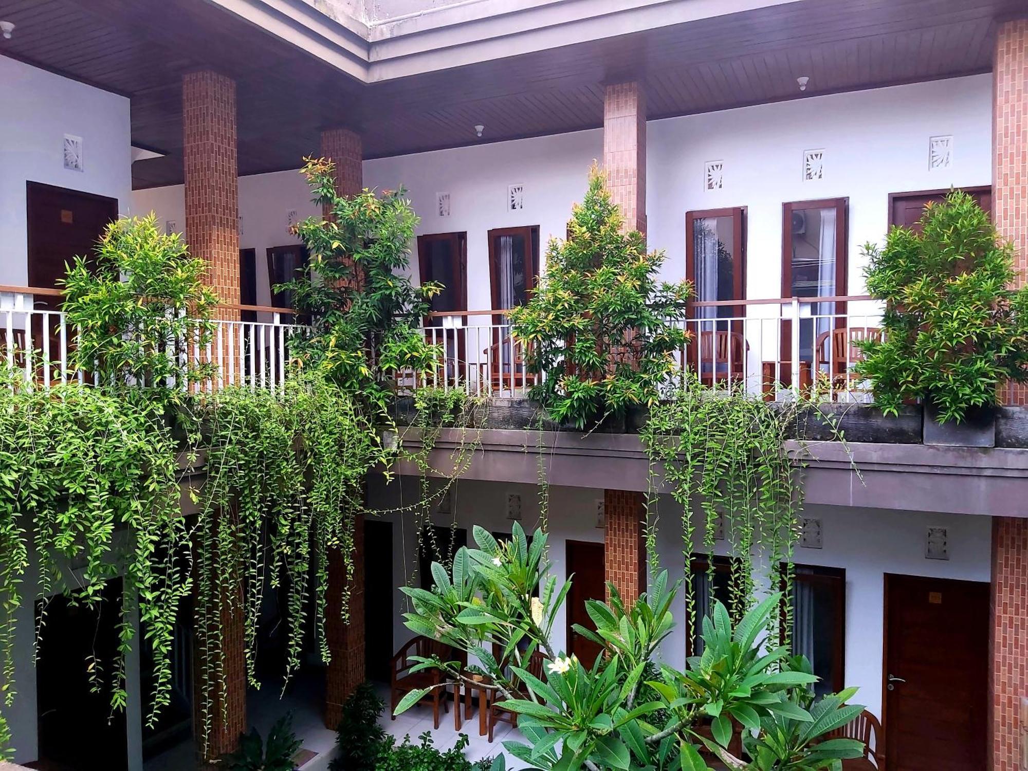 Genta House Hotel Kuta Lombok Buitenkant foto