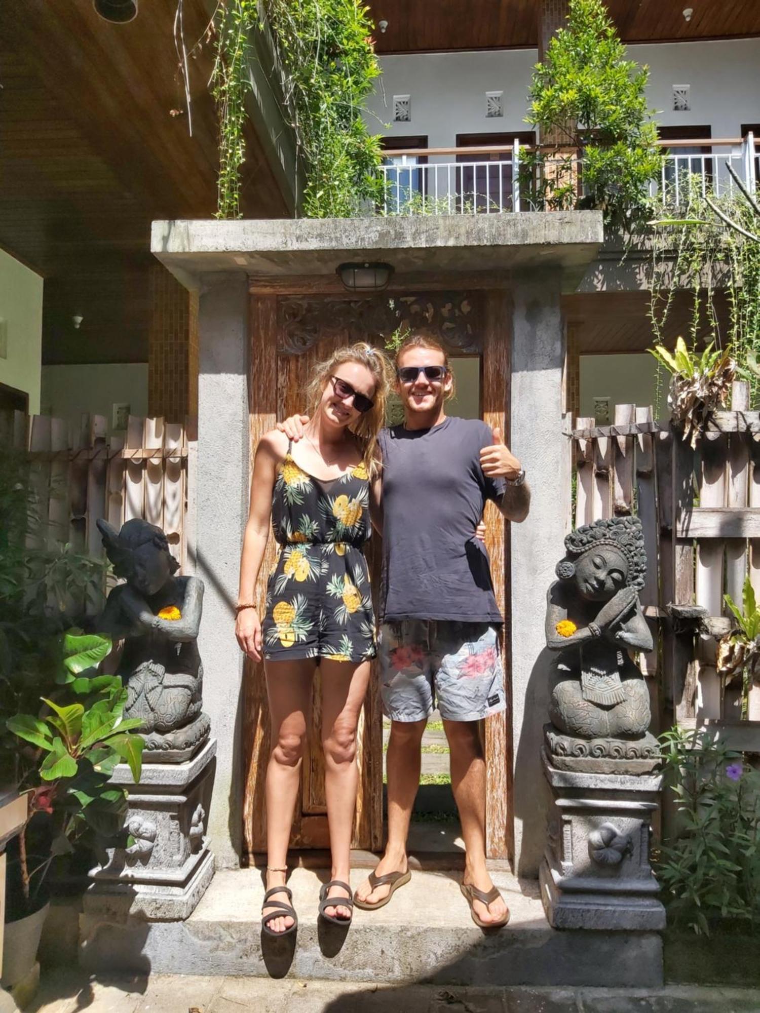 Genta House Hotel Kuta Lombok Buitenkant foto