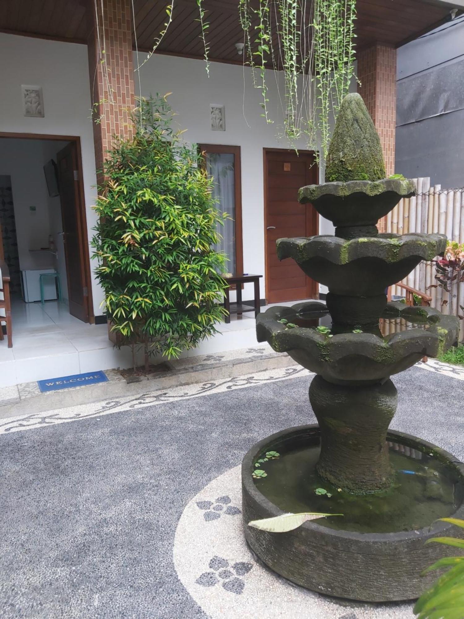 Genta House Hotel Kuta Lombok Buitenkant foto
